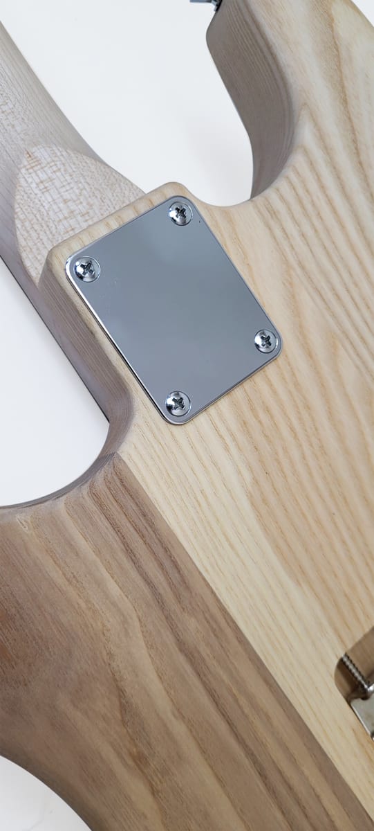 Kit LBLuthier de Guitarra Eléctrica Tipo Strato Mod: B Cap: H-H Hardware Gotoh® Incluido10