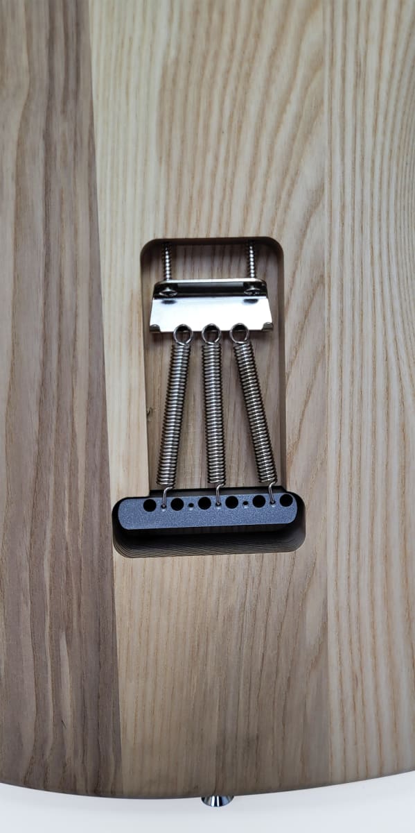 Kit LBLuthier de Guitarra Eléctrica Tipo Strato Mod: B Cap: H-H Hardware Gotoh® Incluido9