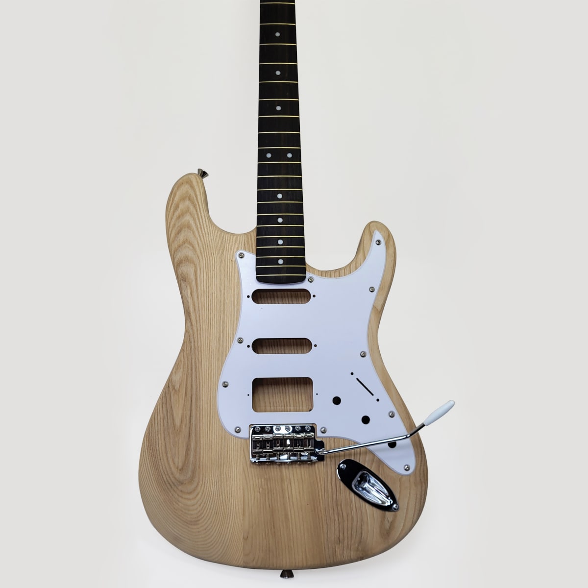 Kit LBLuthier de Guitarra Eléctrica Tipo Strato Mod: C Cap: H-S-S Hardware Gotoh® Incluido7