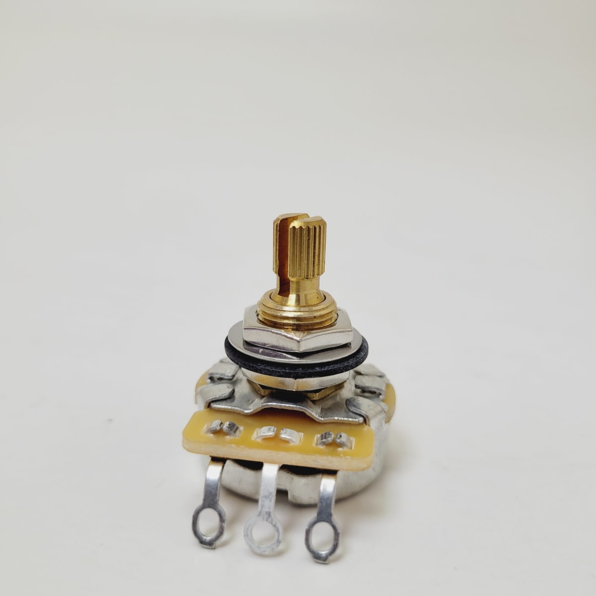 Potenciometro Grande CTS Stewmac 250K A. Vastago Corto 250K-ohm (CTS Stewmac EEUU #450S 3484) Item # 0115 0