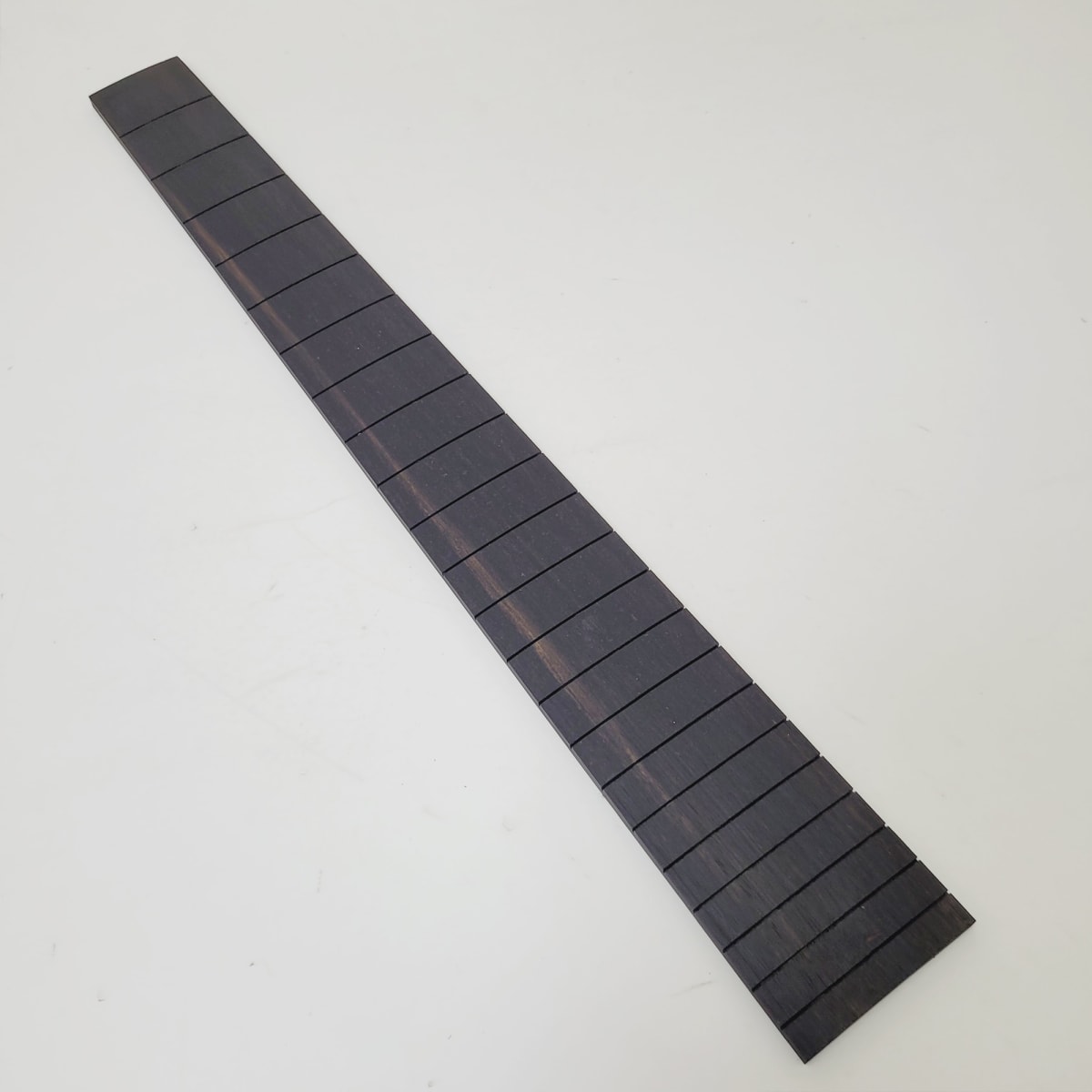 Diapason Ranurado de Ebano Exótico Tipo Gibson Escala 24.75