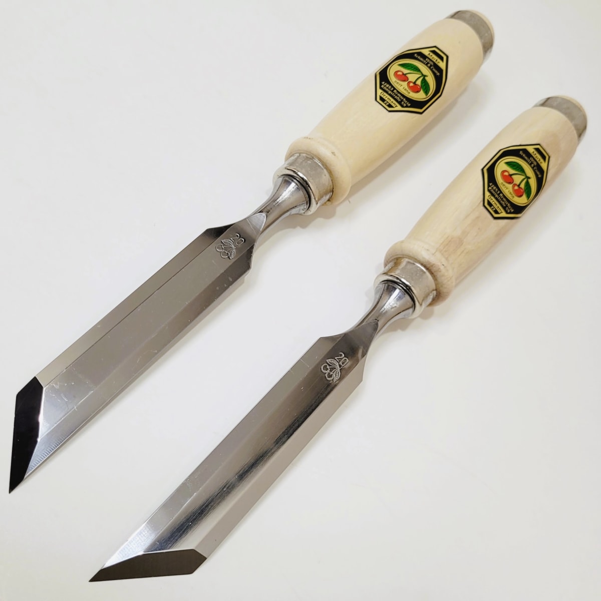 Set de 2 Formones Carpinteros Two Cherries de Corte Oblicuo 1056 de 20 mm de ancho5