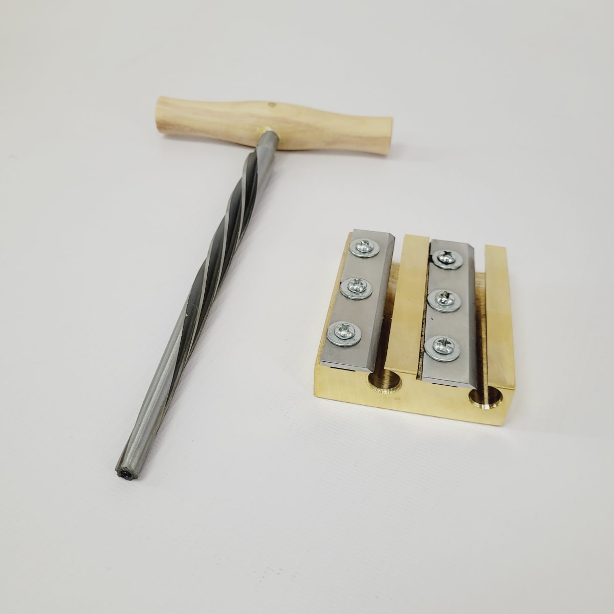 Set de Escariador Conico Espiral y Sacapunta para Clavija de Cello 3/4 - 4/42