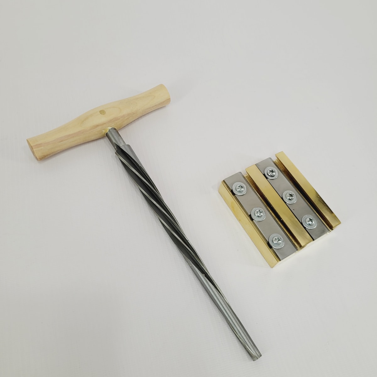 Set de Escariador Conico Espiral y Sacapunta para Clavija de Cello 3/4 - 4/44