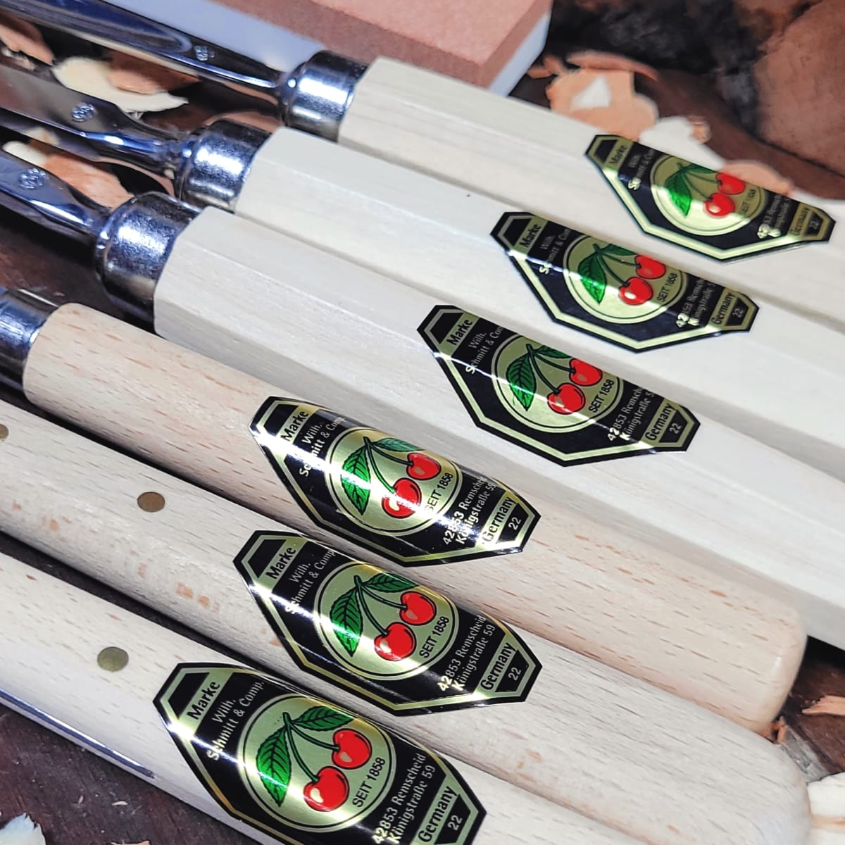 Set 3437 HK de 3 Mini Gubias 3 Cuchillos y 1 Piedra Two Cherries para Xilografia y Tallado18