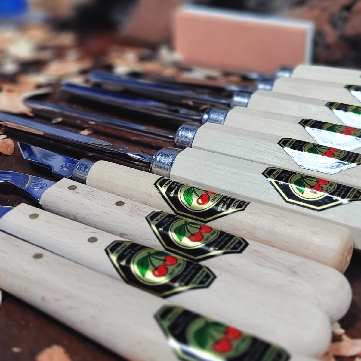 Set 3441 HK de 6 Mini Gubias 4 Cuchillos y 1 Piedra Two Cherries para Xilografia y Tallado22