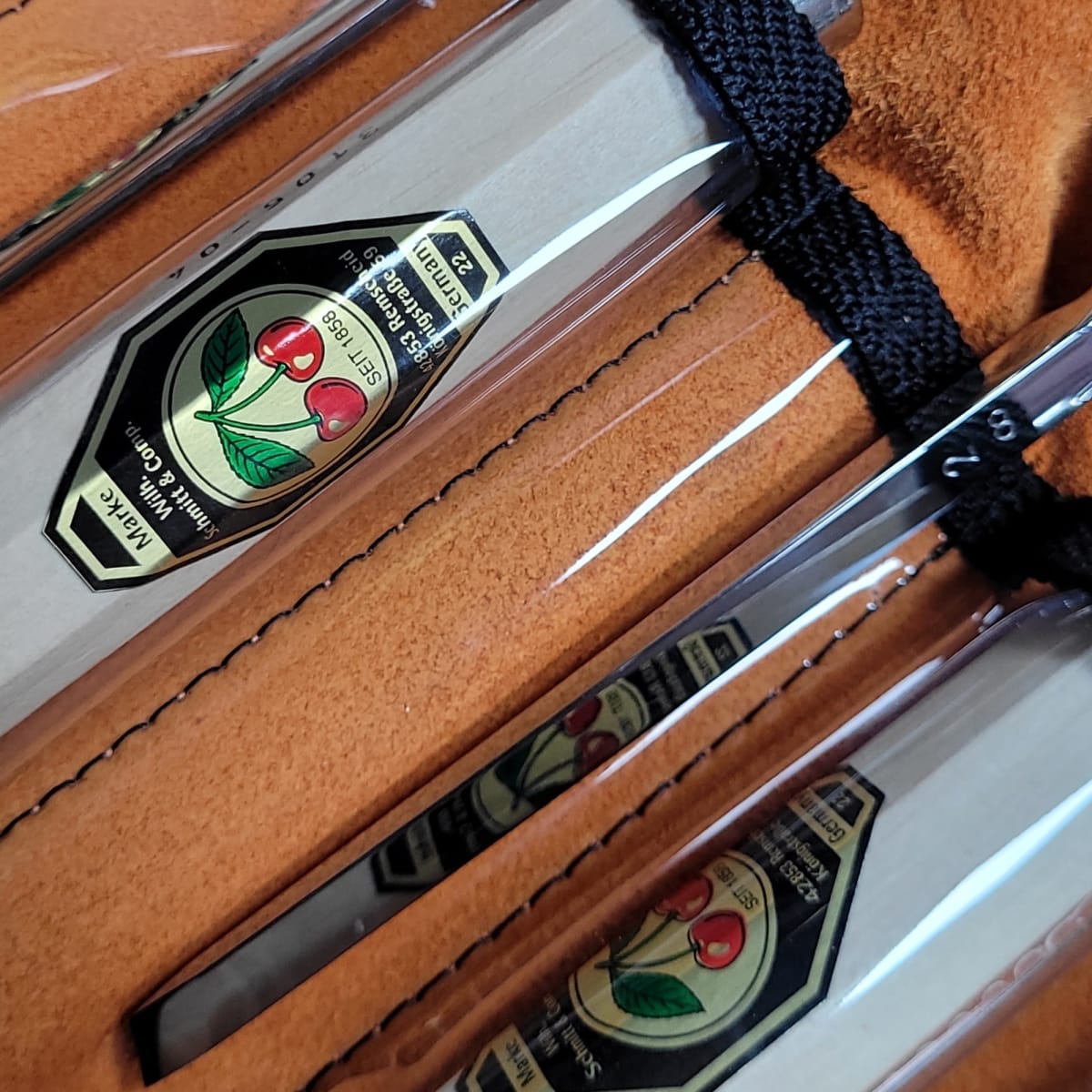 Set 3157 LRT de 12 Gubias 4 Mini Piedras de Arkansas y 1 Estuche de Cuero Two Cherries para Tallado15