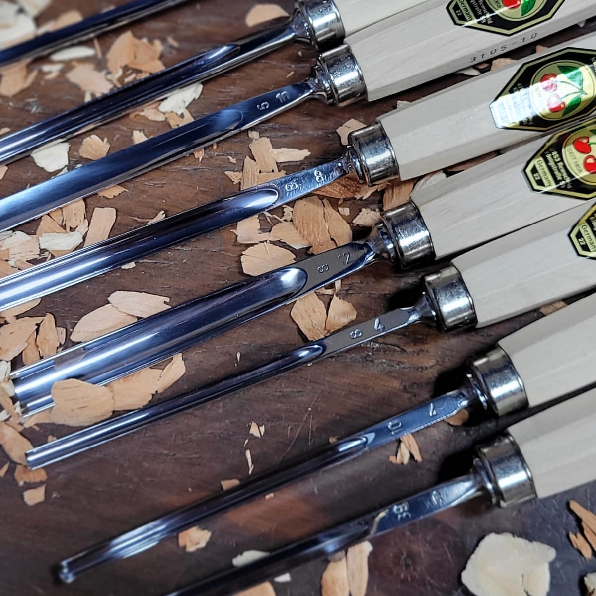 Set 3157 LRT de 12 Gubias 4 Mini Piedras de Arkansas y 1 Estuche de Cuero Two Cherries para Tallado16