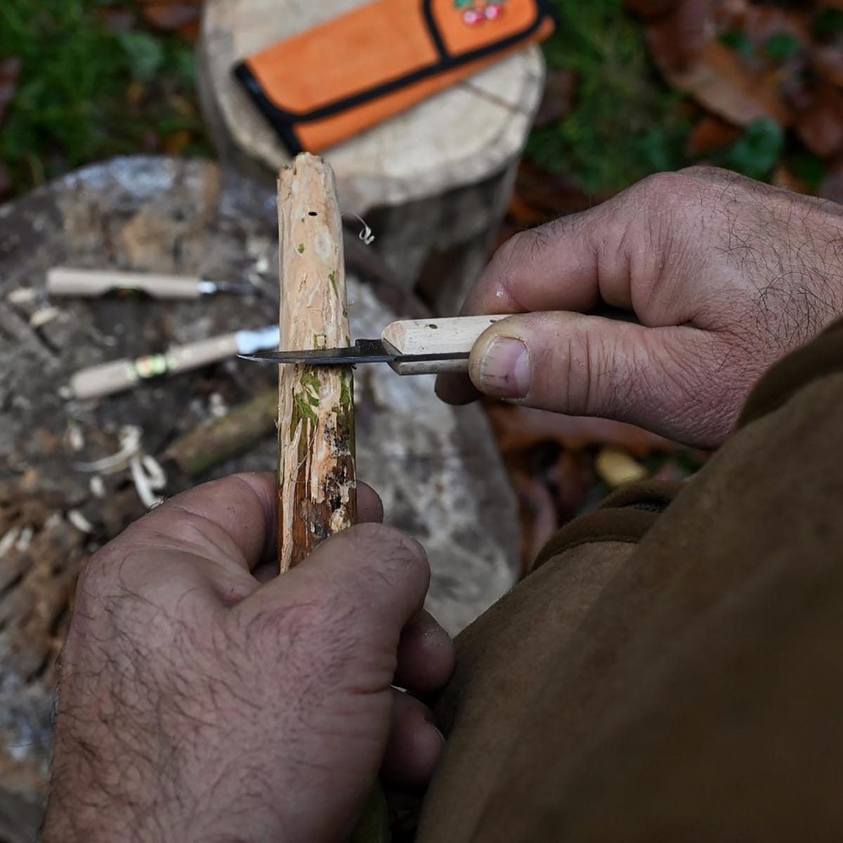 Cuchillo Two Cherries 3358 para Tallado de Madera3