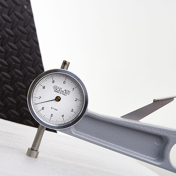 Espesimetro Grande Analogo Calati. Mod: 450TCA. Puntas Redondas + Planas Adicionales2