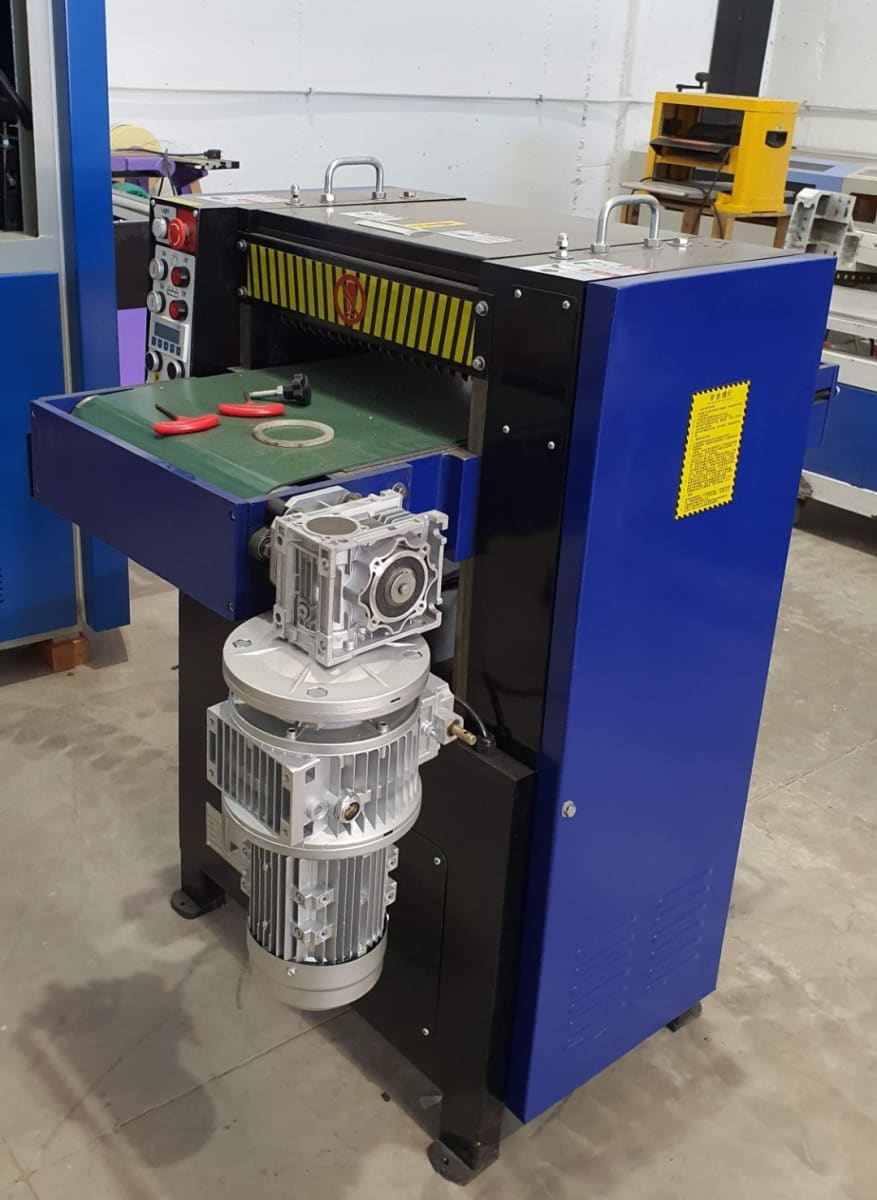 Cepilladora Industrial Automática Cabezal Helicoidal, 380V, Doble Motor de 2.2Kw9