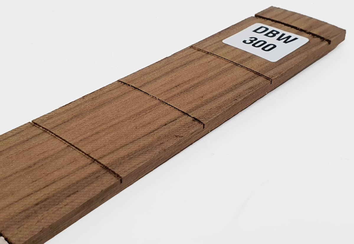 Diapason Ranurado REF: DBW-300 de Black Walnut Especial para Bajo2