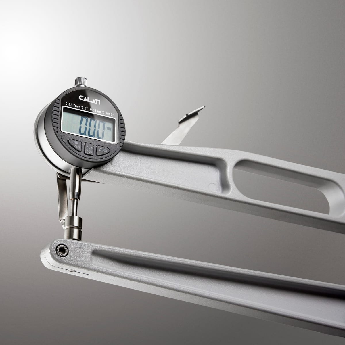 Espesimetro Pequeño Digital Calati. Mod: 200TCD. Puntas Redondas + Planas Adicionales3