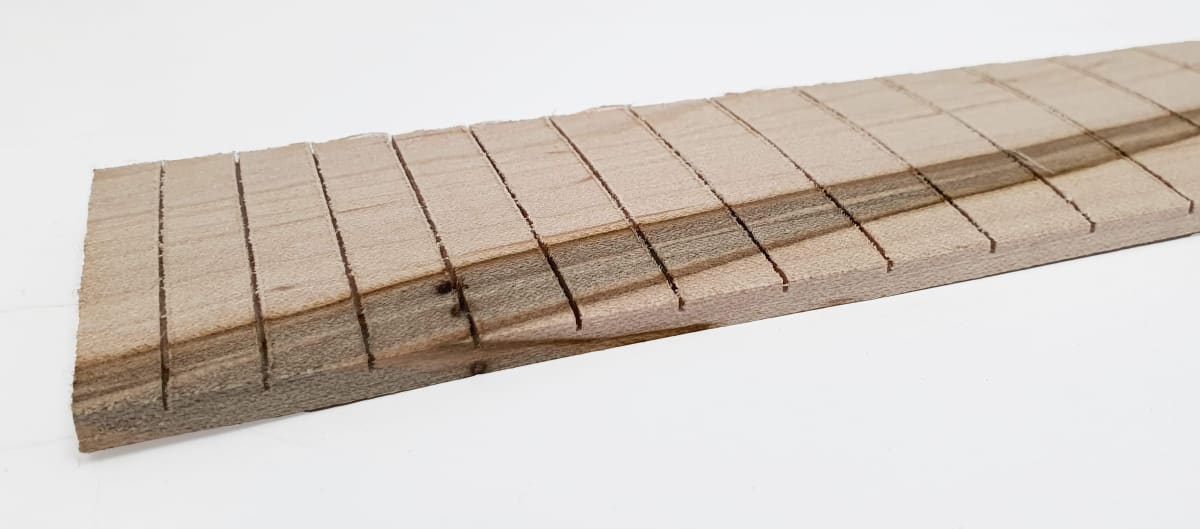 Diapason Ranurado REF: DMP-215 de Maple Economico para Guitarra3