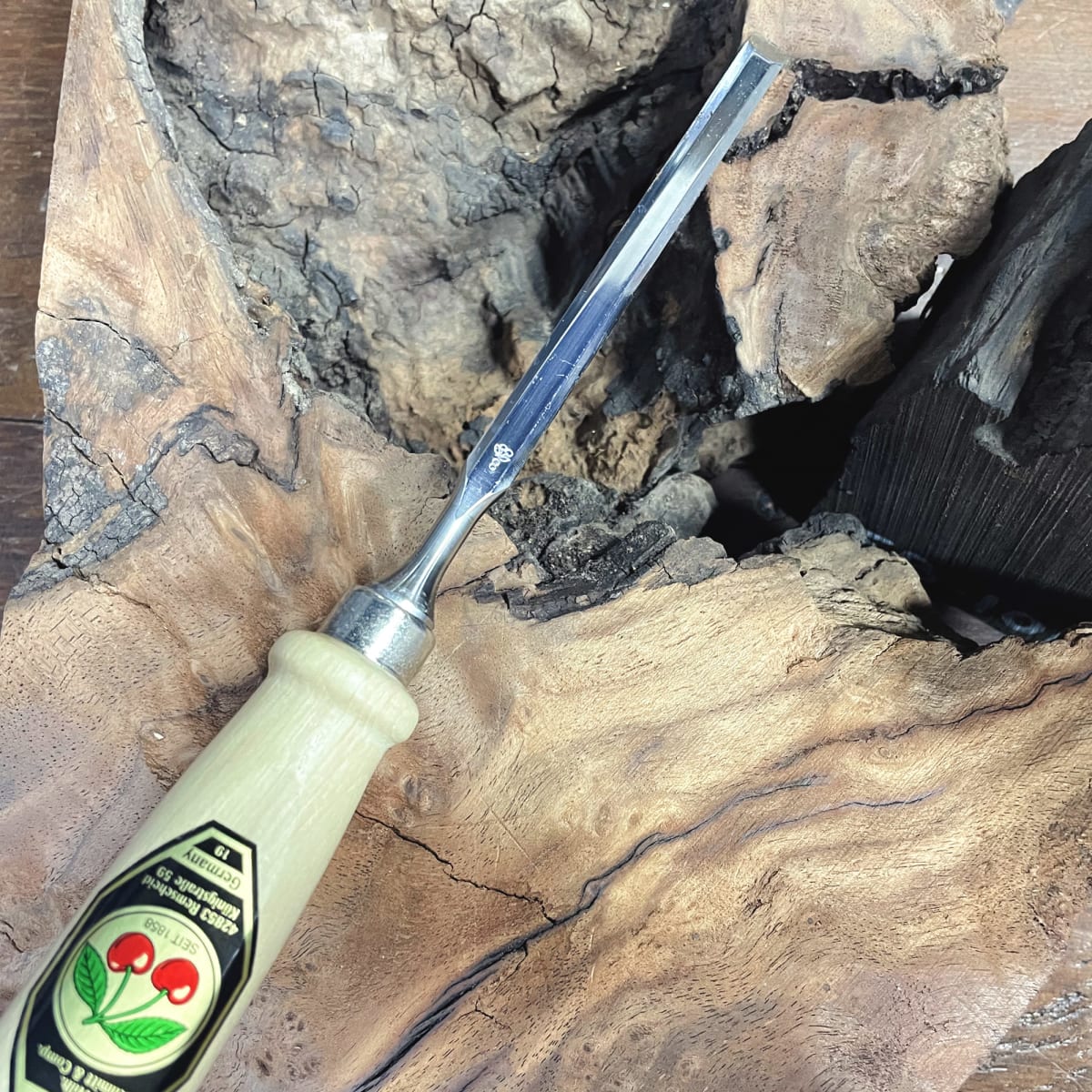 Formon Carpintero Two Cherries 1001 de 8 mm de ancho 0