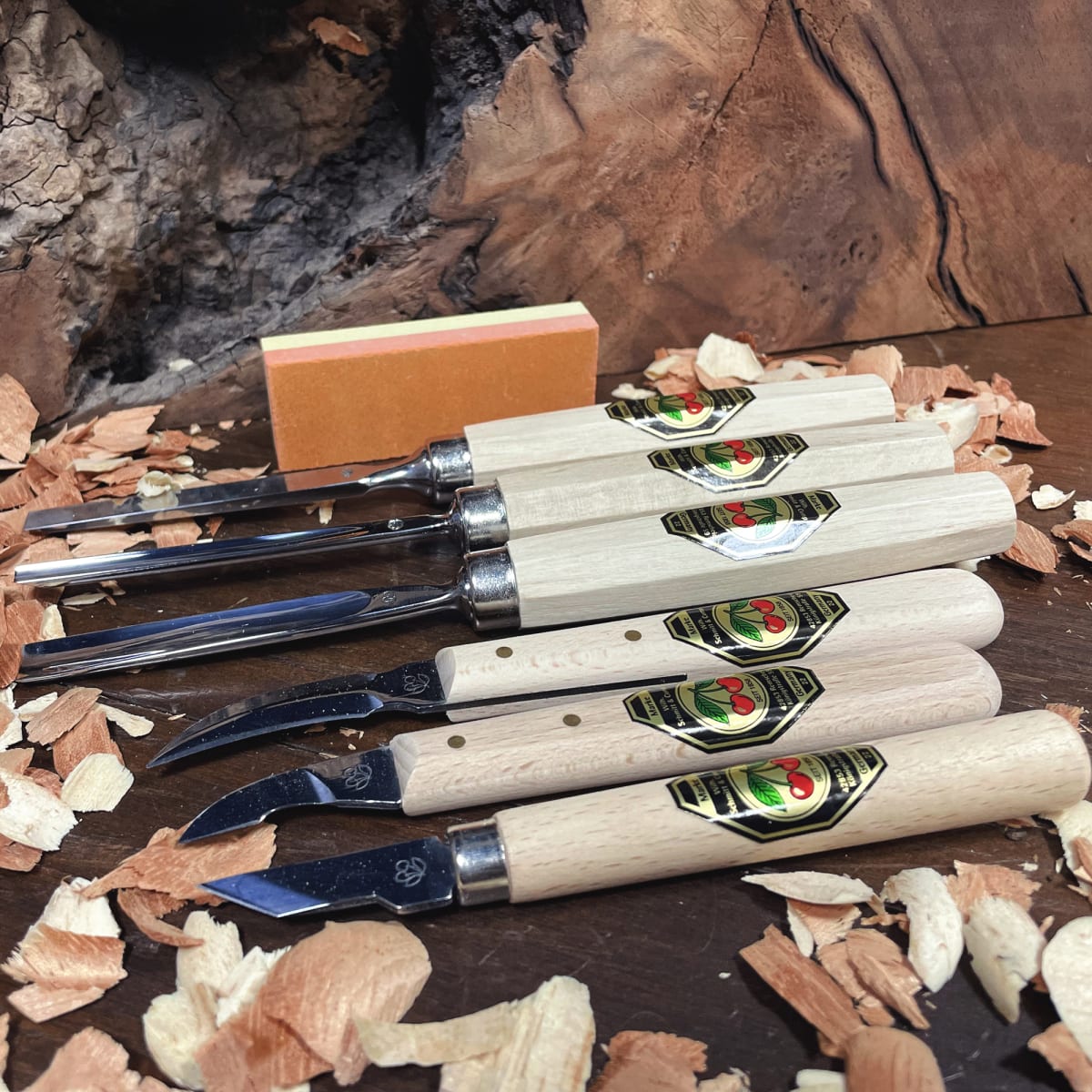 Set 3427 SB de 3 Mini Gubias 3 Cuchillos y 1 Piedra Two Cherries para Xilografia y Tallado3