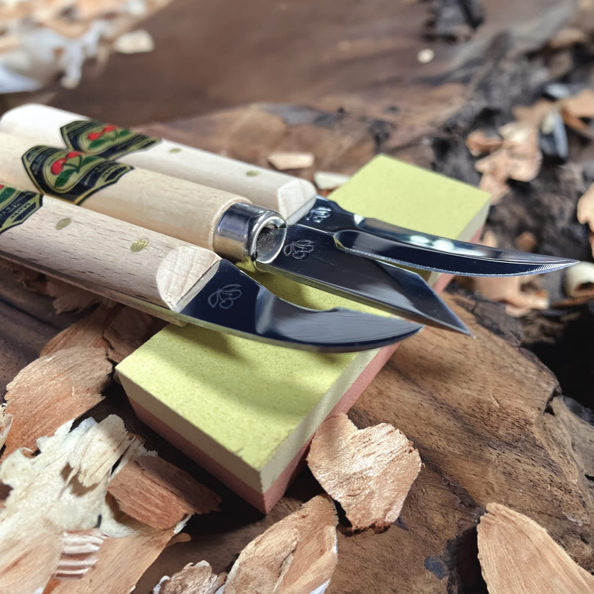 Set 3427 SB de 3 Mini Gubias 3 Cuchillos y 1 Piedra Two Cherries para Xilografia y Tallado25