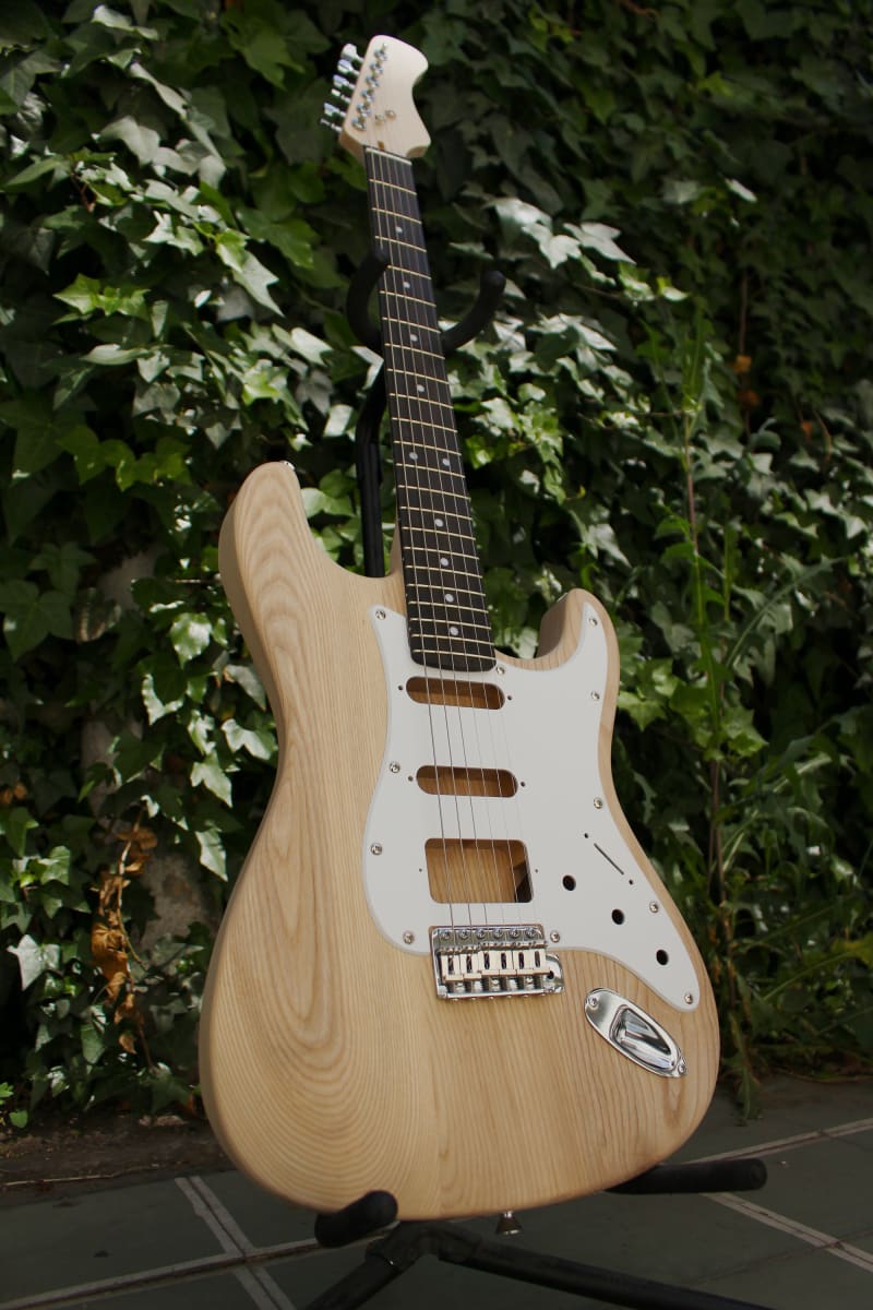 Kit LBLuthier de Guitarra Eléctrica Tipo Strato Mod: C Cap: H-S-S Hardware Gotoh® Incluido15