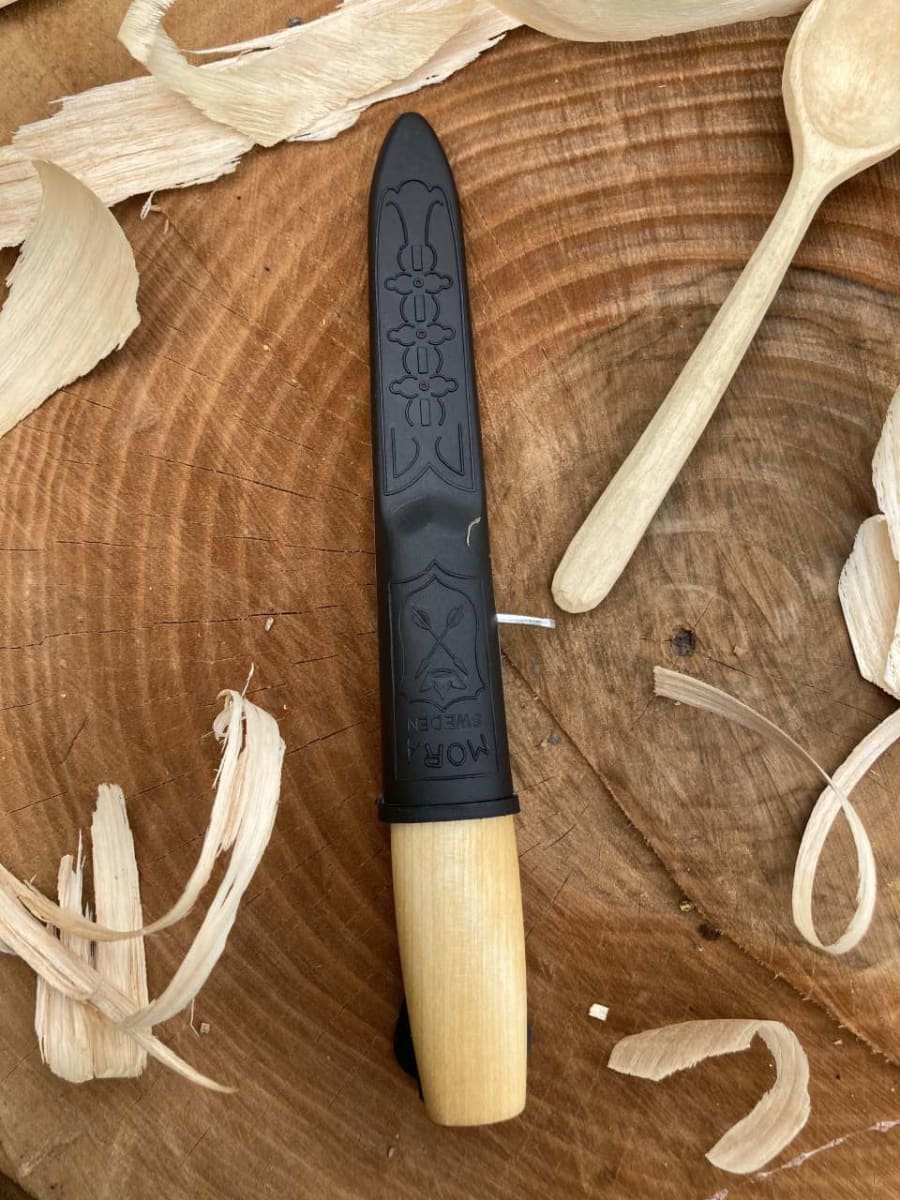 Cuchillo Morakniv para Tallado en Madera 106 (C) Acero al Carbono con Estuche10