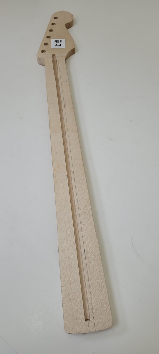 Mastil LB Luthier A-4 Tipo Strato Semi Elaborado de Maple Canadiense Especial 0