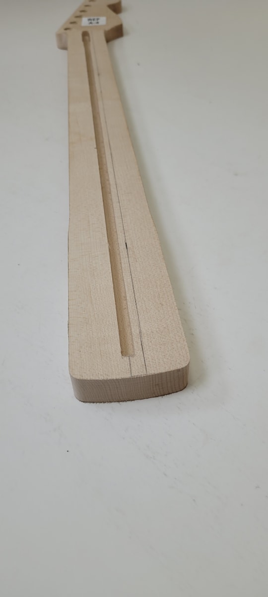 Mastil LB Luthier A-4 Tipo Strato Semi Elaborado de Maple Canadiense Especial3