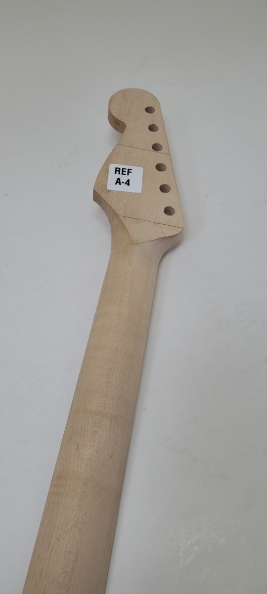 Mastil LB Luthier A-4 Tipo Strato Semi Elaborado de Maple Canadiense Especial5