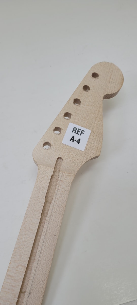 Mastil LB Luthier A-4 Tipo Strato Semi Elaborado de Maple Canadiense Especial6