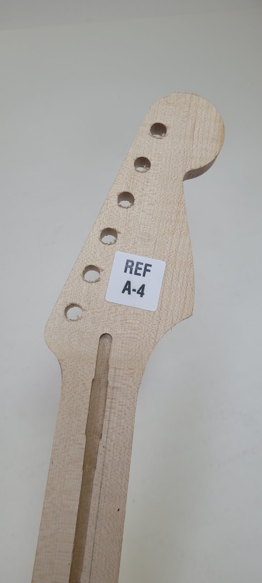 Mastil LB Luthier A-4 Tipo Strato Semi Elaborado de Maple Canadiense Especial2