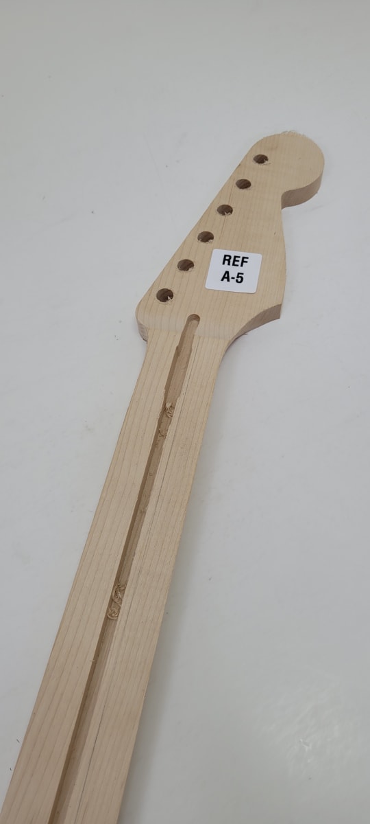 Mastil LB Luthier A-5 Tipo Strato Semi Elaborado de Maple Canadiense Especial2