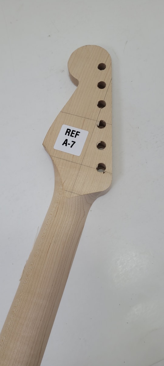 Mastil LB Luthier A-7 Tipo Strato Semi Elaborado de Maple Canadiense Especial3