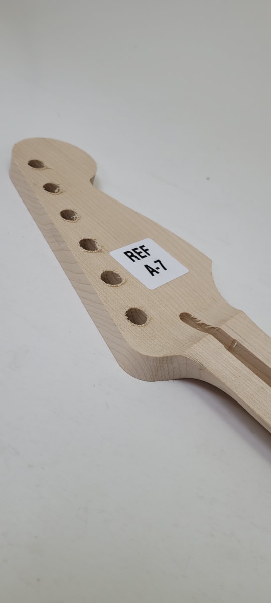 Mastil LB Luthier A-7 Tipo Strato Semi Elaborado de Maple Canadiense Especial8