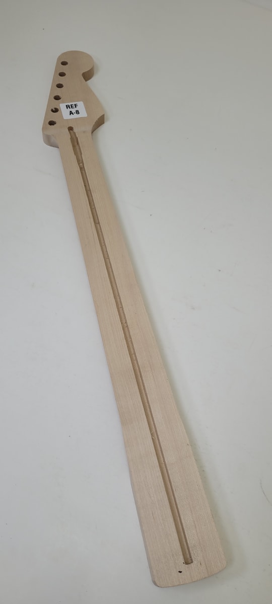 Mastil LB Luthier A-8 Tipo Strato Semi Elaborado de Maple Canadiense Especial 1