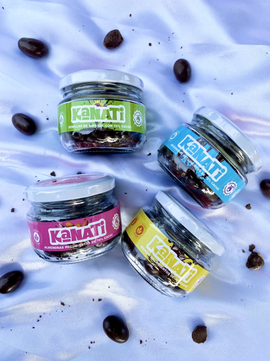 Almendras recubiertas de 70% cacao - Sobre de 20g4