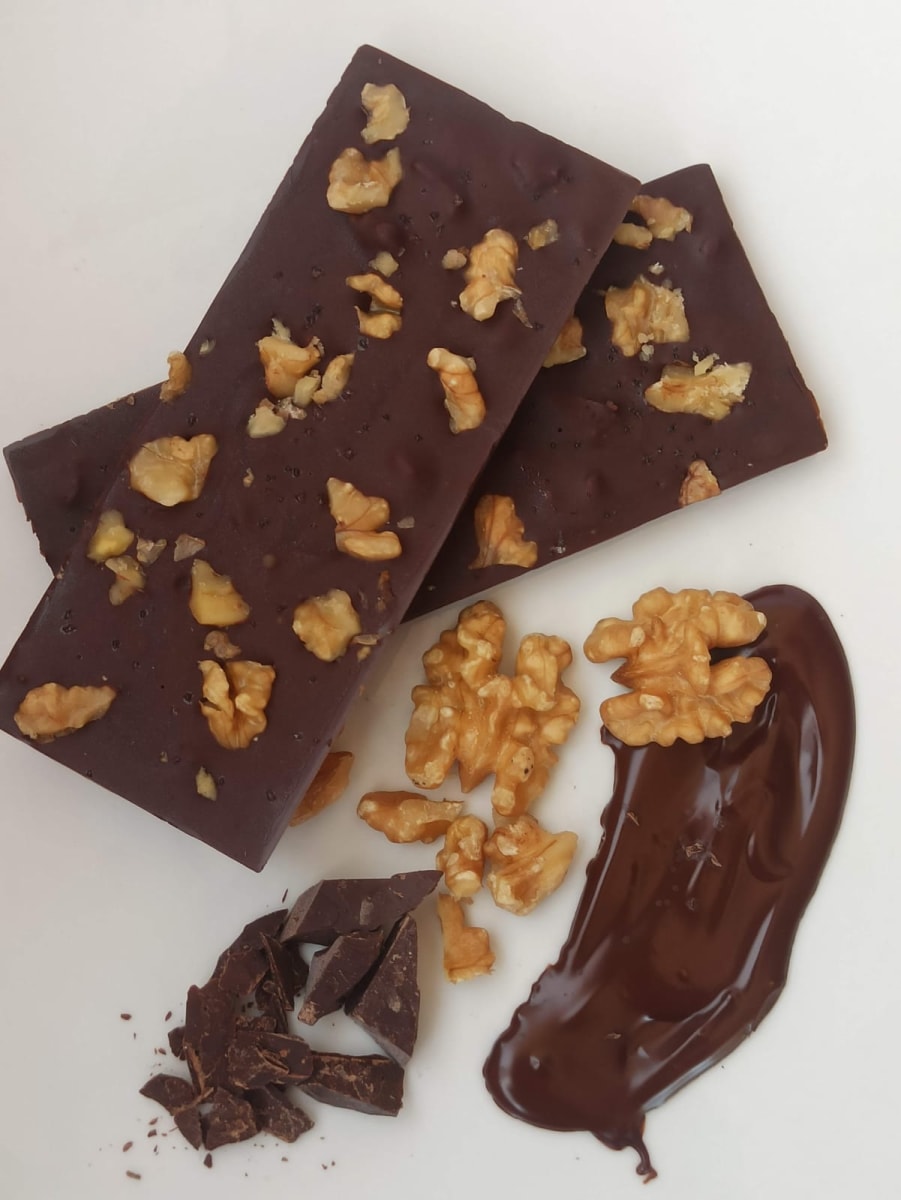 Chocolate Petunio Nueces 70% Cacao – 40g2