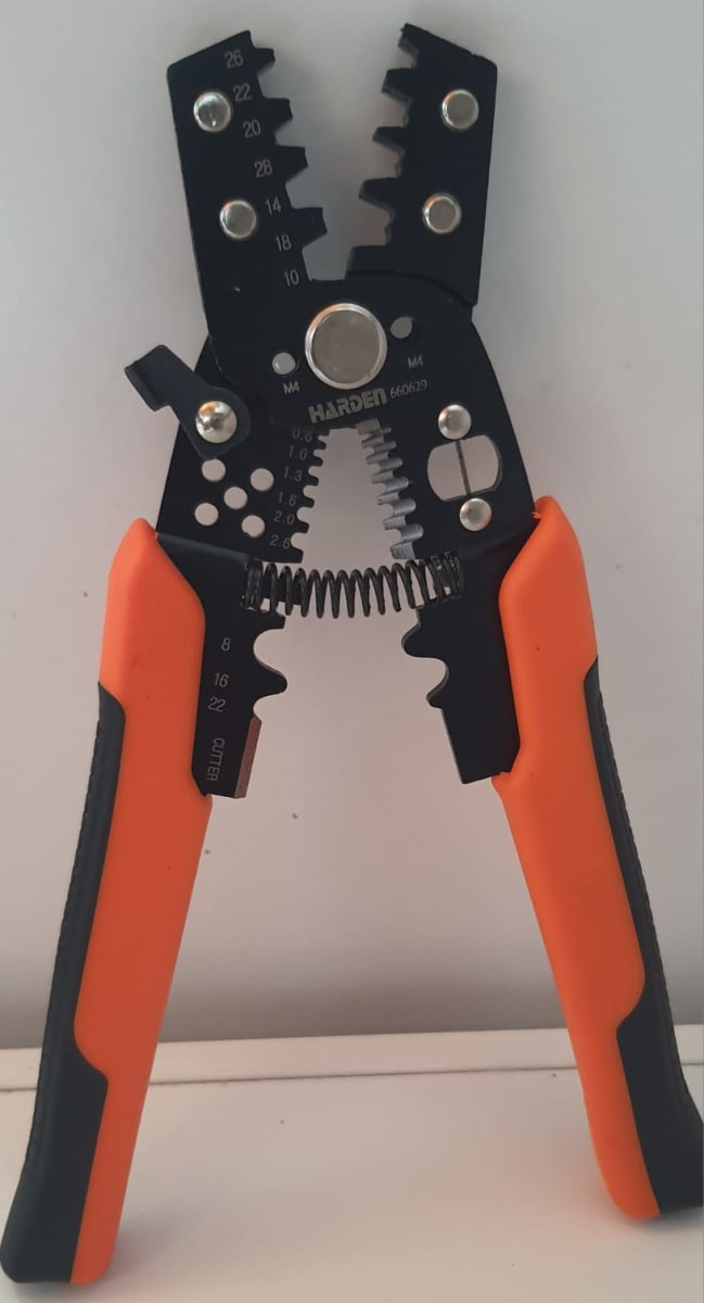 Alicate Pelacables y Crimpadora Harden 3
