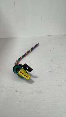 ENCHUFE VALVULA IAC 4 PINES / CHEVROLET CORSA / DAEWOO1