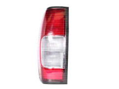 FAROL TRASERO LH ROJO/BLANCO/BLANCO NISSAN TERRANO D22 1997/2009