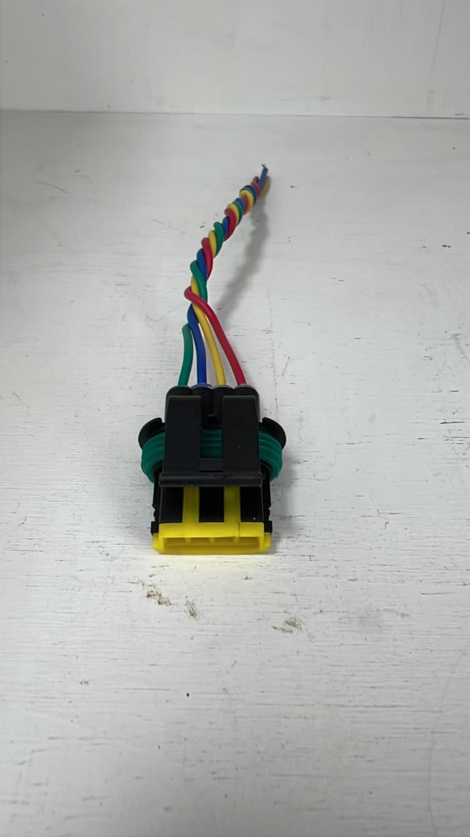 ENCHUFE VALVULA IAC 4 PINES / CHEVROLET CORSA / DAEWOO3