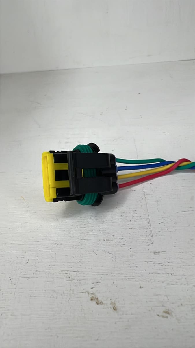 ENCHUFE VALVULA IAC 4 PINES / CHEVROLET CORSA / DAEWOO2