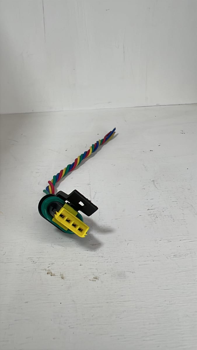 ENCHUFE VALVULA IAC 4 PINES / CHEVROLET CORSA / DAEWOO 0