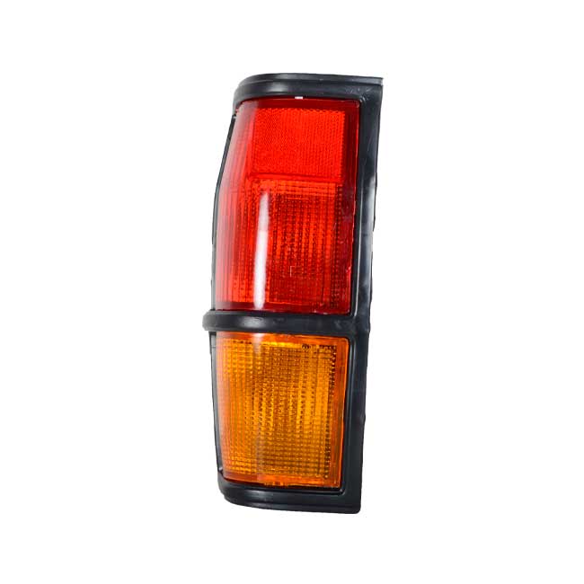 FAROL TRASERO RH NEGRO NISSAN 720 1985/19922