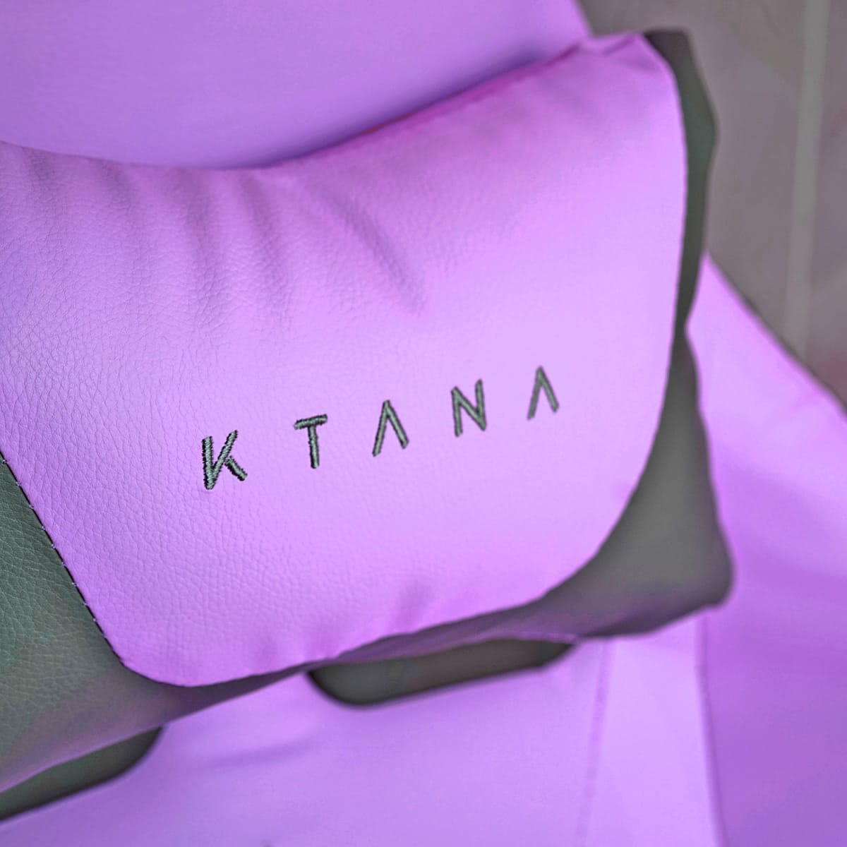 Silla Gamer Led Spectre Ktana Morada con Cojín Ergo Armor de Regalo3