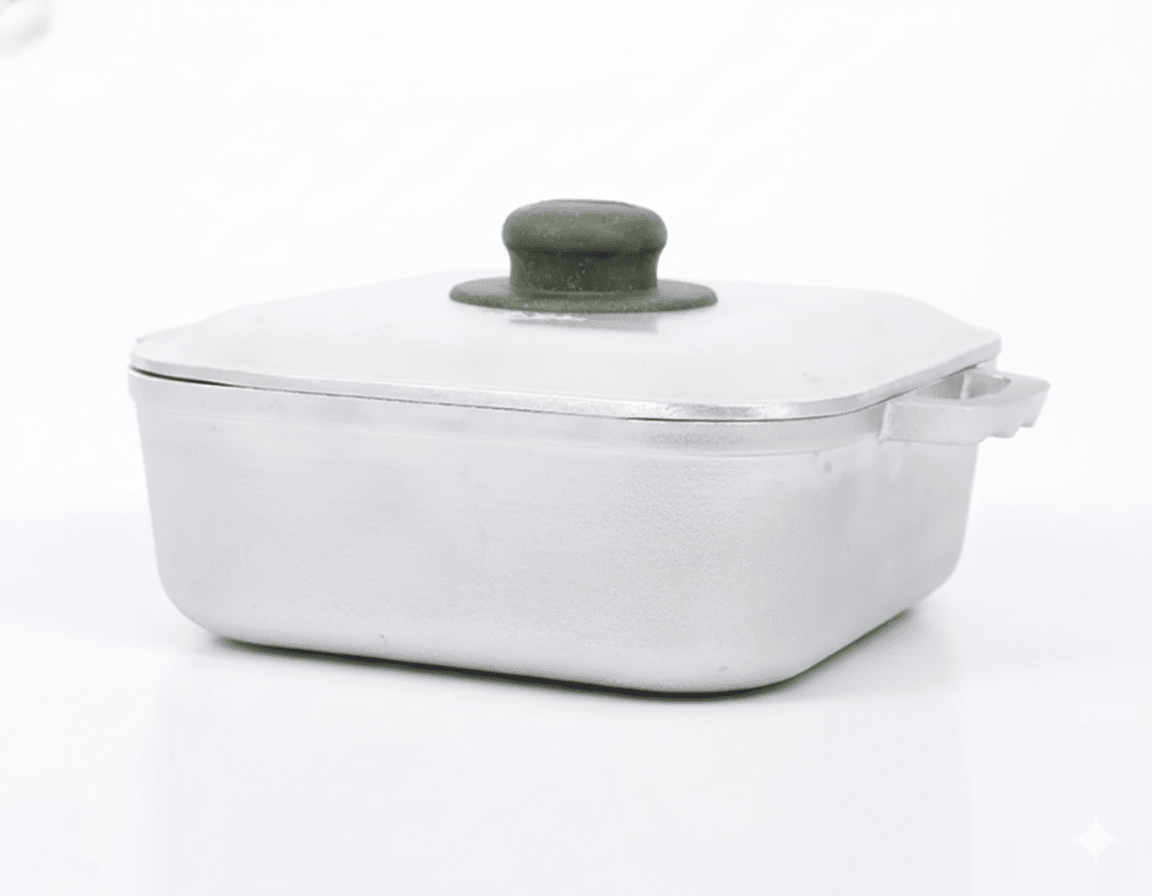 OLLA CALDERO FUNDIDO CUADRADO 20 CM - UNIVERSAL1