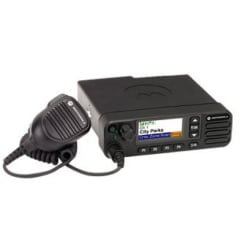 EQUIPO MOTOROLA UHF DGM5500E 40W