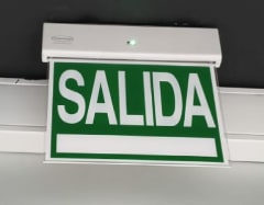 LAMPARA SEÑALETICA TRANSPARENTE CON SALIDA