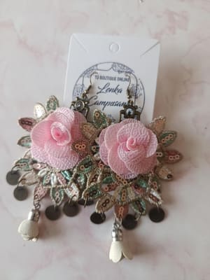 Aros Pasamanería Flor rosada1