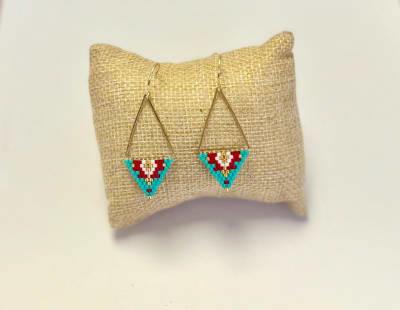 Aros Triangular calipso y rojo1