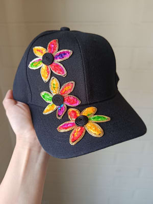 Gorra negro con flores1