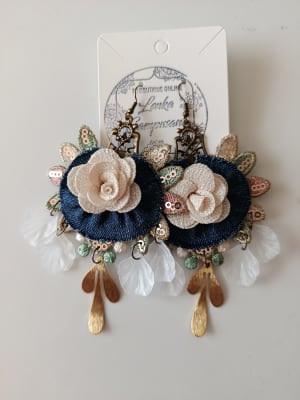 Aros pasamanería jeans y flor beige1