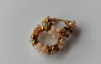 Argollitas pequeñas flor dorada1